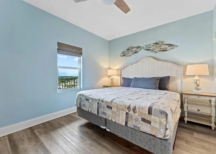 Beautiful Panama City Beach Condo- Ocean View!