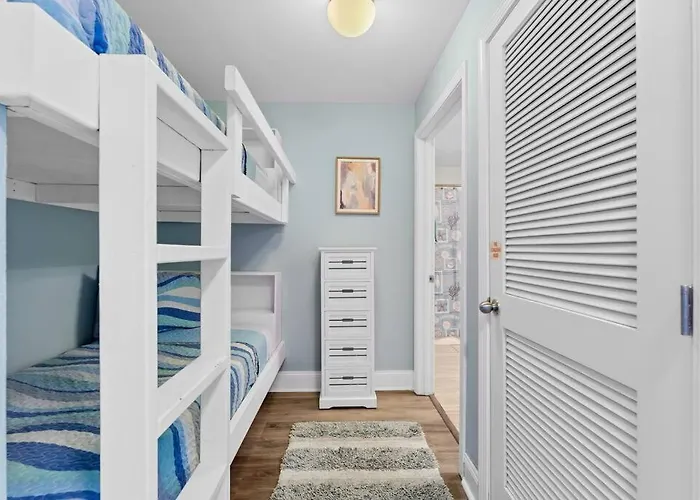 Beautiful Panama City Beach Condo- Ocean View!